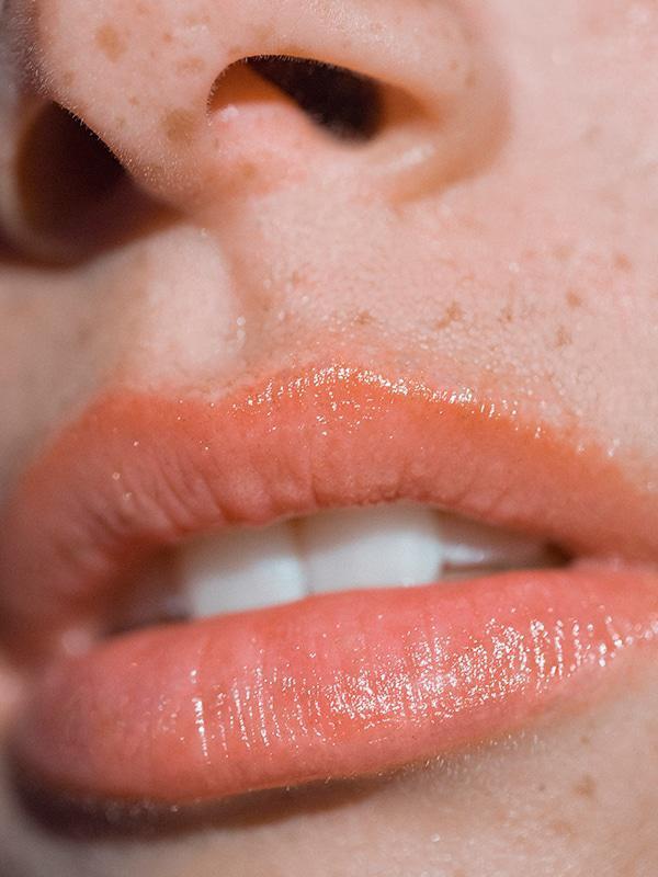 Glossier Бальзам для губ Dotcom - Birthday