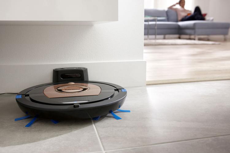 Робот-пылесос Philips SmartPro Compact FC8776/01, черный, бронзовый
