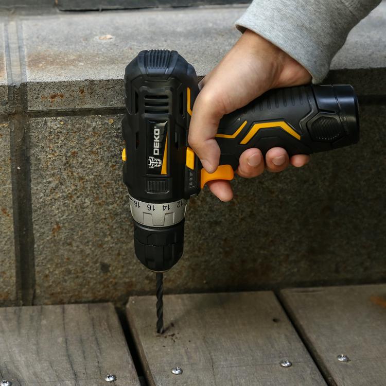 Аккумуляторная дрель-шуруповерт DEKO 12В GCD12DU3 Li-Ion, 32 Нм, 1х1.5Ач, з/у