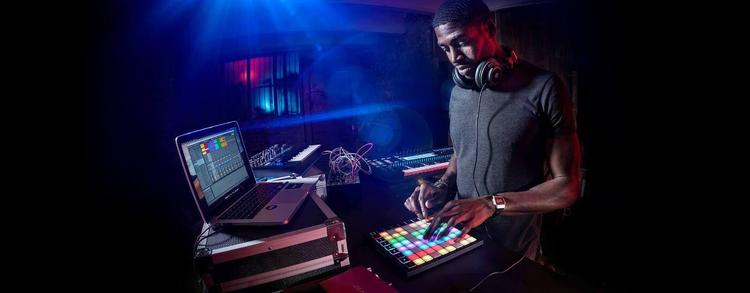 NOVATION LAUNCHPAD X контроллер для Ableton Live, 64 полноцветных пэда, питание по USB