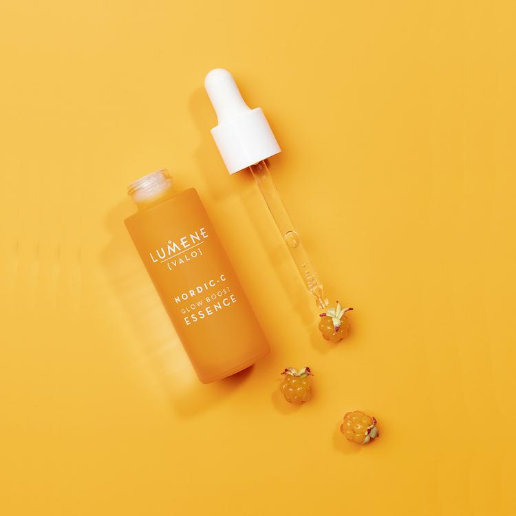 Lumene Valo Придающая сияние гиалуроновая эссенция Vitamin C, 30 мл